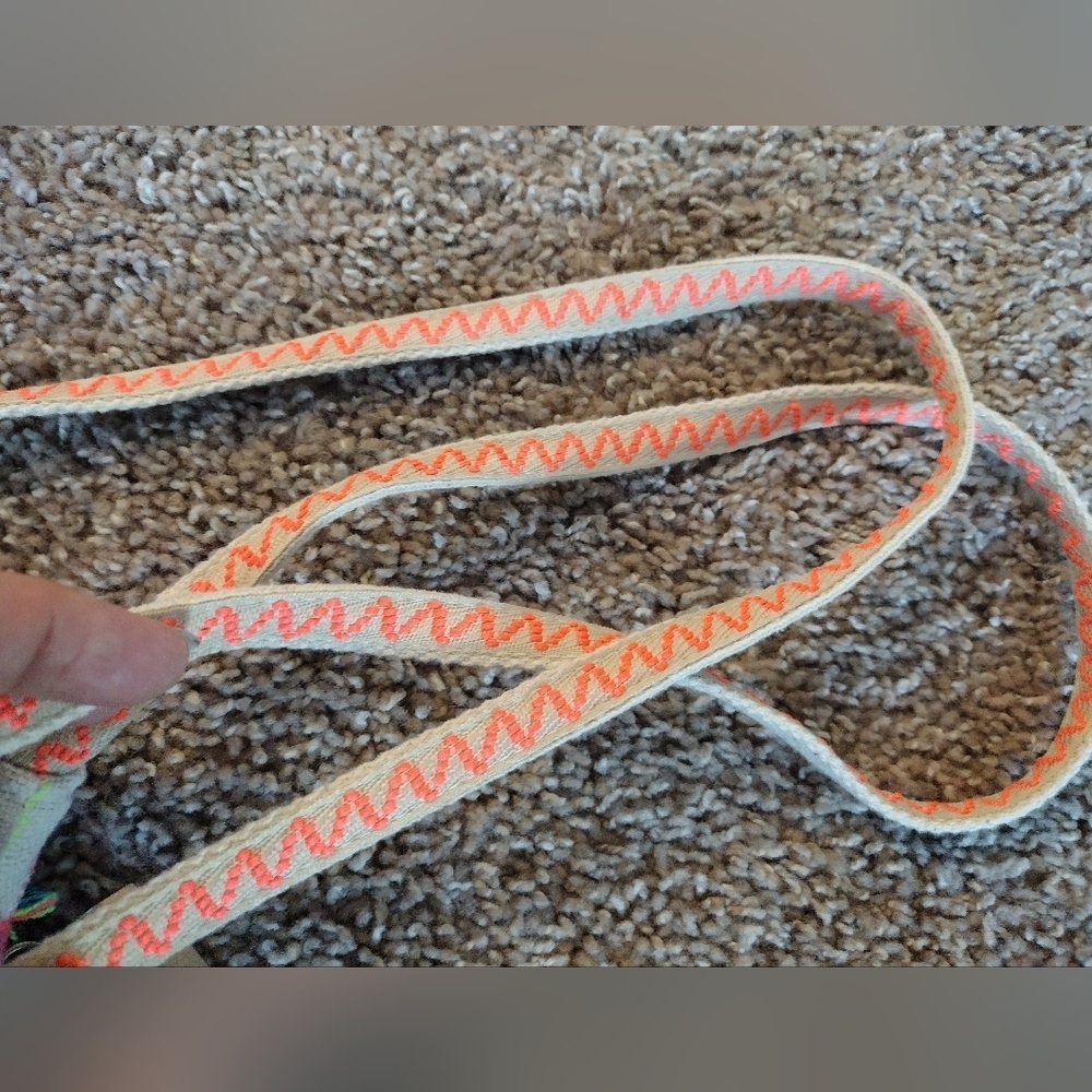 America & Beyond Shaggy Thread Colorful Woven Mini Crossbody Bag - Picture 4 of 13